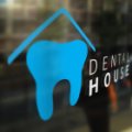 Dental House  logo
