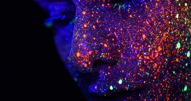 Flashy.jpg Seven Outfits to Avoid While Working in the Middle East