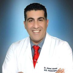 أحمد al zuobi, radiology consultant and head of departement