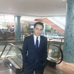 حمدي حازم, Sales assistant in Mall of Emirates