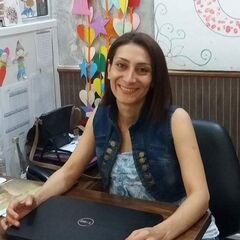 Razan Hamada, اخصائية نفسية