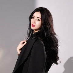 Michelle Chen, shareholder