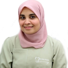 إيمان روابحي, Dentist and Manager