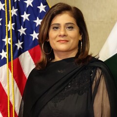 Amna Anwar