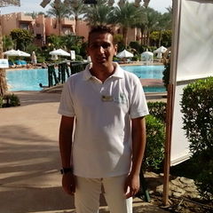 mohammed مجدالدين, pool attendant