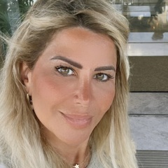 رولا الحجار, showroom manager