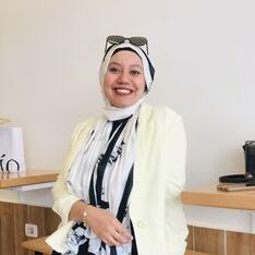 مريم الصادق, Environmental Educator