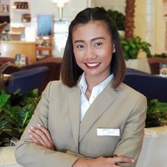 Erika ماجاي, Corporate Receptionist