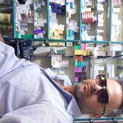 غاندي العثمان , مندوب تجاري أدوية ومعدات طبية