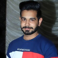 mehar muzamil, Cashier