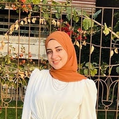 عفاف حلمي, معلمة لغة عربية