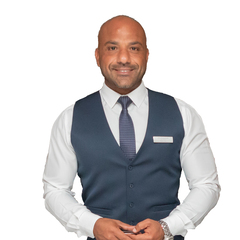 Tamer Noureldin, Hotel Manager