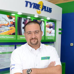 هاكوب غازاريان, Tyre Plus showrooms manager
