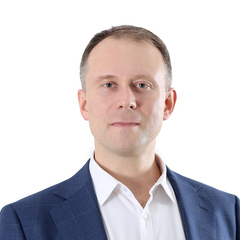 Vladimir Khovanov, Finance Director