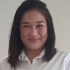 Elizabeth penuliar , sales associate