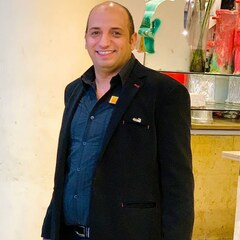Shazly Mohamed, Restaurant Manager