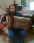 omar chari, music sur studio avec accordeon violin et guitar organ et harmonica