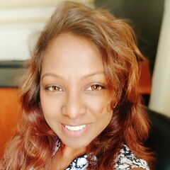 Sophiya Borlee, HEAD OF MARKETING