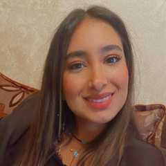 سارة حمصي, Assistant Store Manager