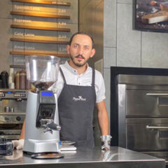 osama al-dous, Owner and suo chef
