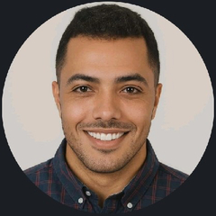 محمود صلاح, The Head Of Customer Service Department 