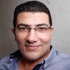 محمود زكريا الغريب الغريب, طبيب مقيم بقسمي جراحة العظام والمفاصل والعمود الفقري