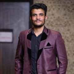 Kousar Hussain, associate customer service