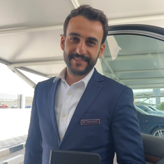 Mohammad Nofal, luxury service advisor