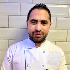 Ahmed Hanafy, Demi chef