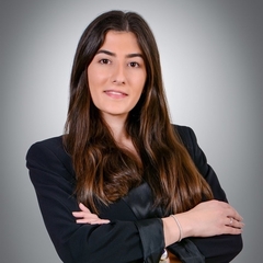 Damia Dahdah, legal associate