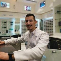 محمد الزعول, Optometrist