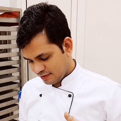 أسلم خان, chef de partie