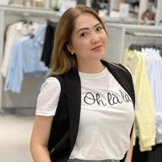 Alelee Melchor, Store Manager