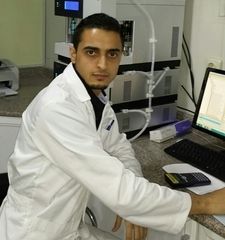 سلطان حسن, chemical analyst