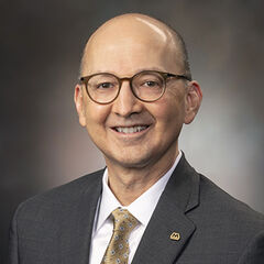 Richard A Hernandez, Senior Vice President, Eastern Refining Operations