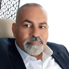 عبد المنعم خفاجة, Hotel Manager 
