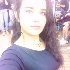 Yasmine Bensaid, Customer Service