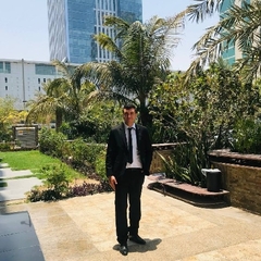 Youssef Ben Henda, customer service and sales expert