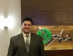 روماني ناشد, مدير مالي