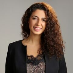 Dina Jreisat, Senior Social Media Executive