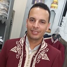 أحمد العائدي, Technicien