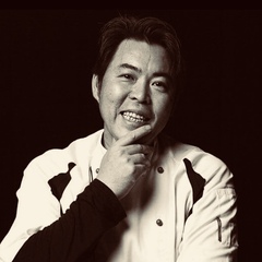 Toshiyuki  Sakamoto , Exsective Chef