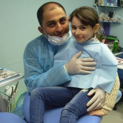 د. محمود مهيزع, طبيب أسنان