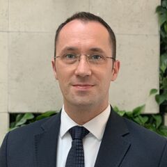 krzysztof grzelak, Director of Finance