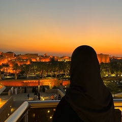 Shouq Alsuhibani , receptionist