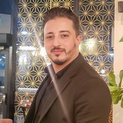 إسماعيل خيا, restaurant supervisor