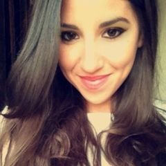 Leila Selmane, Conseillère de vente